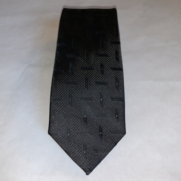 Joseph Abboud - two tone black hatch patterned 100% silk tie. - Picture 4 of 8